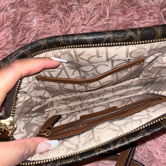 Calvin Klein Crossbody - Picture 6 of 9